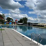 Chalet-frank