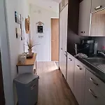 Chalet-frank *